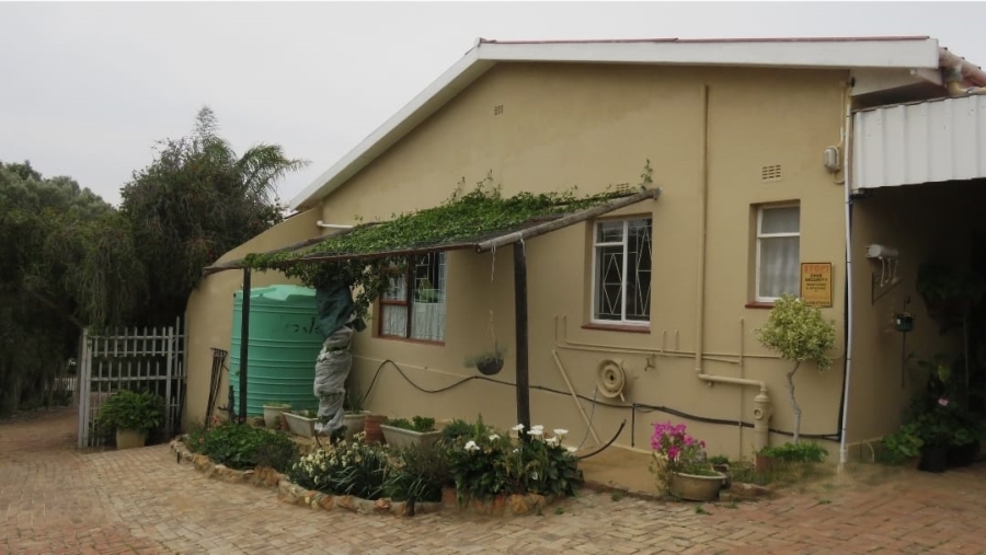 5 Bedroom Property for Sale in Uniondale Western Cape
